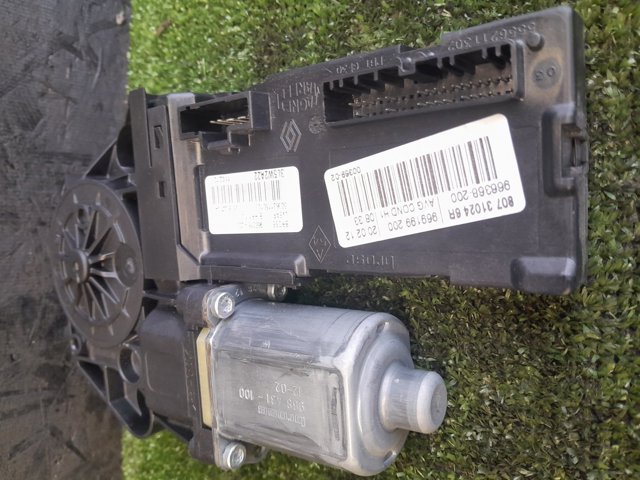 807310246R RENAULT Мотор стеклоподъемника двери передней левой купить в Ровно