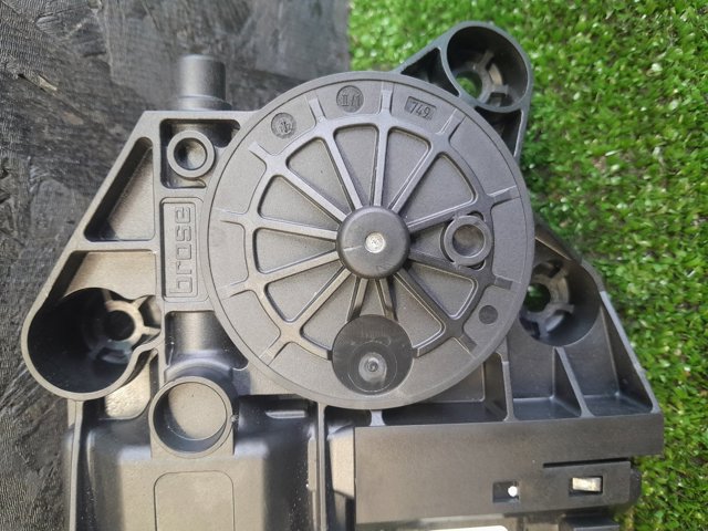 807310246R RENAULT Мотор стеклоподъемника двери передней левой купить в Хмельницкий
