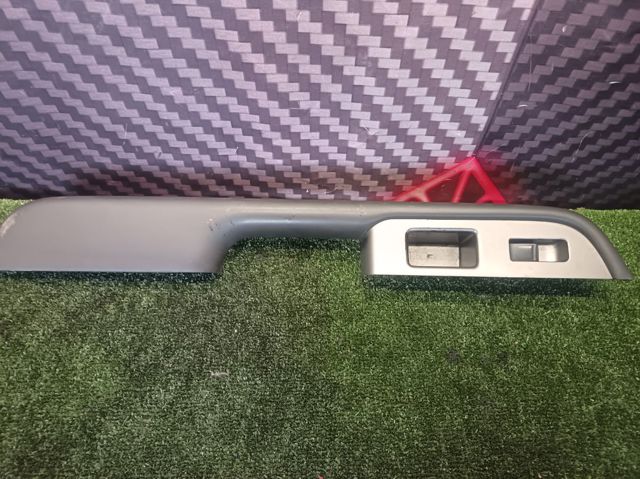 80948EQ400 Панель (накладка) блока управления стеклоподъемником передняя правая купить Полтава
