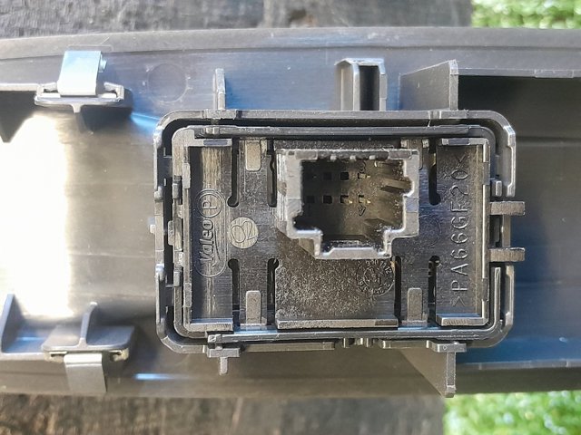 RENAULT 809600004R Кнопочный блок управления стеклоподъемником задний левый в наличии Хмельницкий