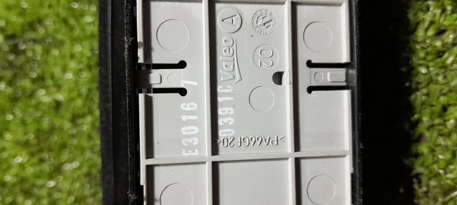 Кнопки переднего левого стеклоподъемника 809610006R RENAULT