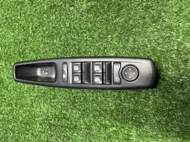 809610016R RENAULT Кнопочный блок управления стеклоподъемником передний левый купить в Ровно