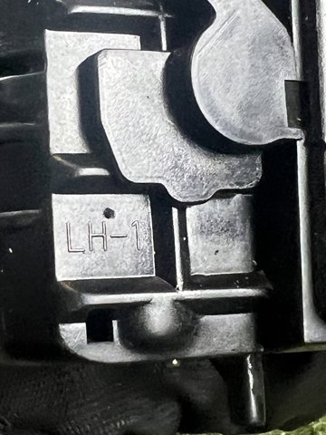 Замок задней левой двери 814102B000 HYUNDAI