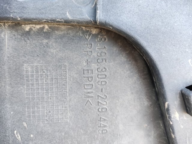 Задний бампер 8195309229449 BMW