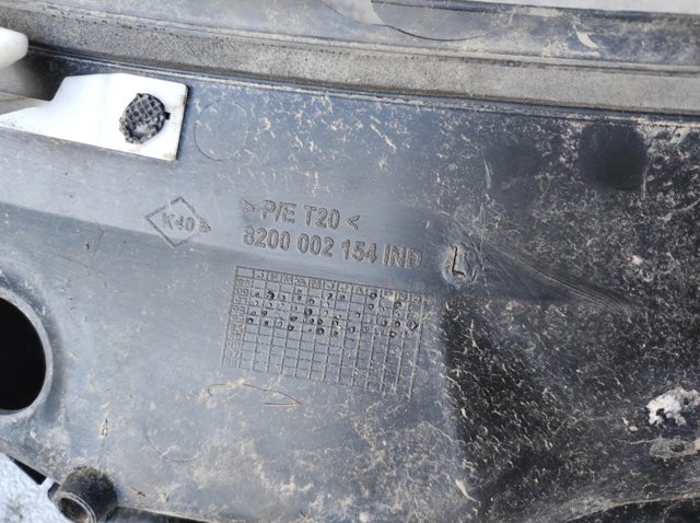 Водосток лобового стекла, жабо 8200002154 RENAULT