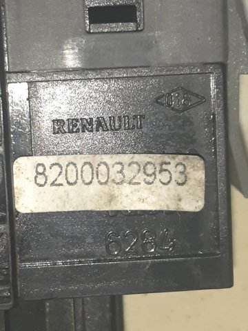 Кнопка корректора фар 8200032953 RENAULT