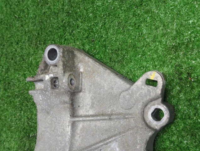 8200100148 RENAULT Кронштейн генератора купить в Тернополь