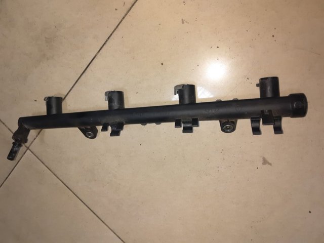 Распределитель топлива 8200135504 RENAULT