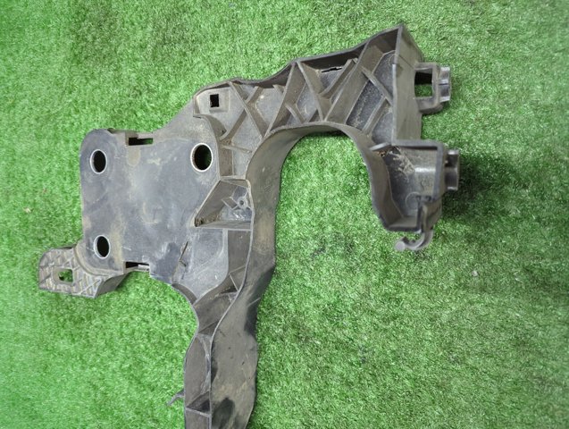 8200137496 RENAULT Суппорт радиатора правый (монтажная панель крепления фар) купить в Ужгород