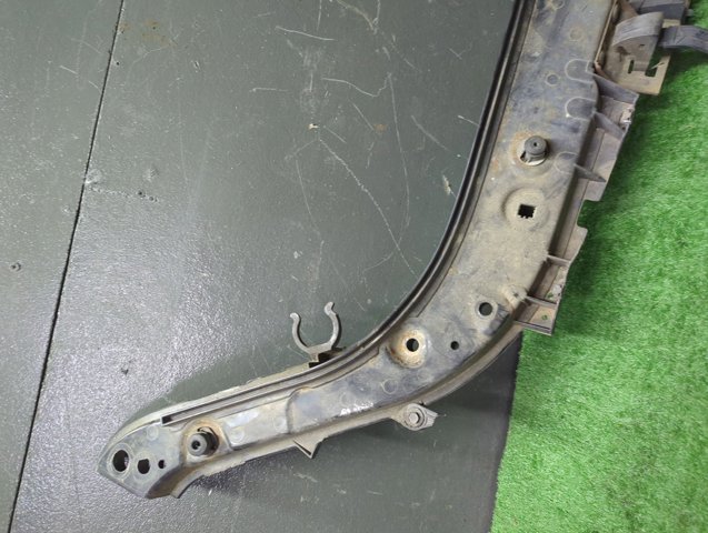 RENAULT 8200140478 Верхняя рамка радиатора в наличии Кривой Рог
