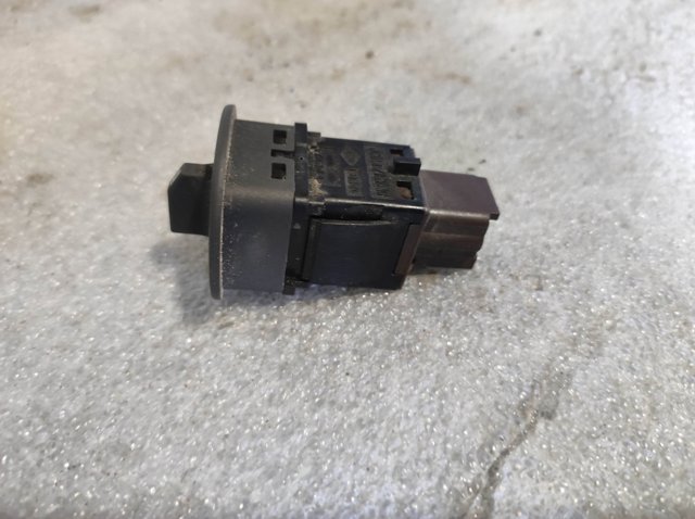 8200169589 RENAULT Замок отключения (деактивации) подушки безопастности пассажира купить в Черкассы