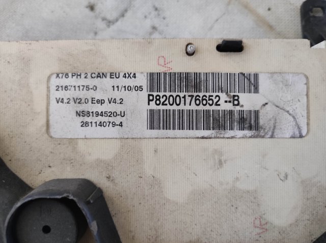 Приборная доска 8200176652 RENAULT