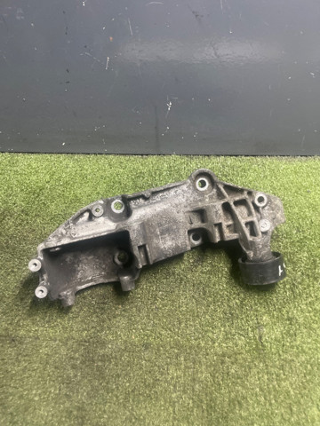 Крепление генератора 8200183234 RENAULT