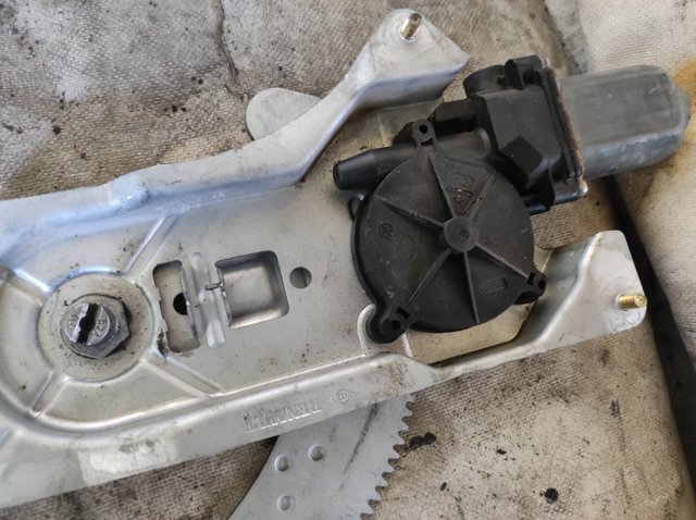 8200188551 RENAULT Стеклоподъемник передней правой двери купить в Кривой Рог