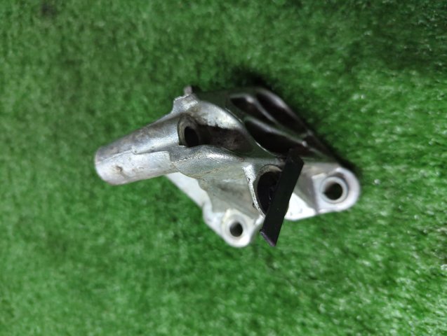 Кронштейн топливного насоса ТНВД 8200193773 RENAULT