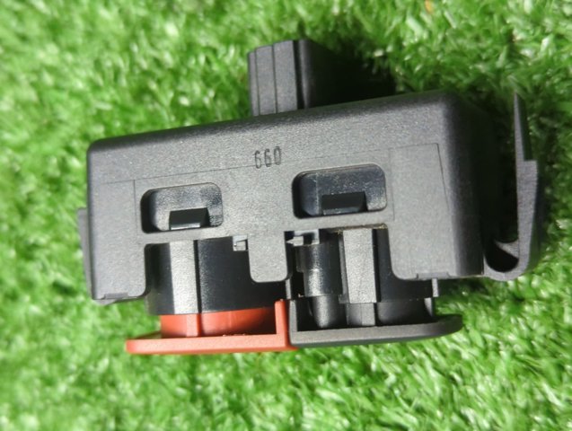 RENAULT 8200214896 Кнопка аварийки в наличии Николаев