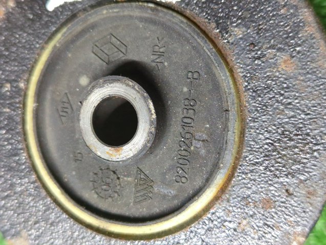 Задняя подушка двигателя 8200261038 RENAULT