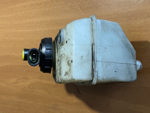 RENAULT 8200262441 Бачок главного тормозного цилиндра (тормозной жидкости) в наличии Ужгород
