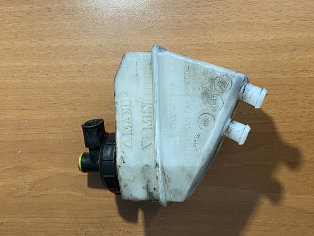 RENAULT 8200262441 Бачок главного тормозного цилиндра (тормозной жидкости) в наличии Украина