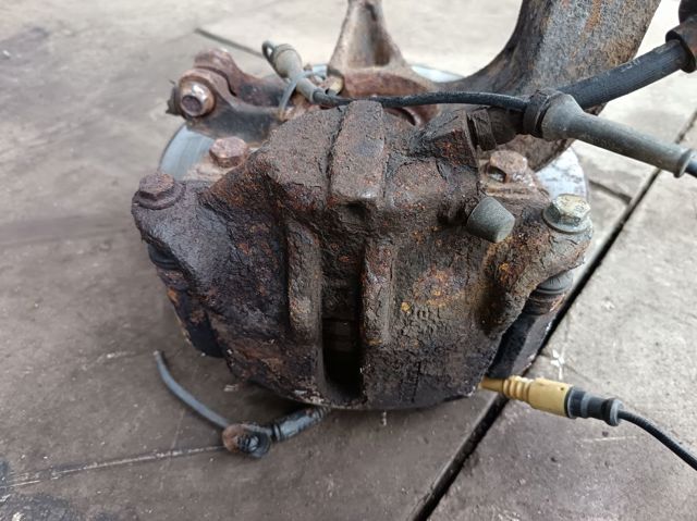 8200297026 RENAULT Цапфа (поворотный кулак) передний левый купить в Сумы