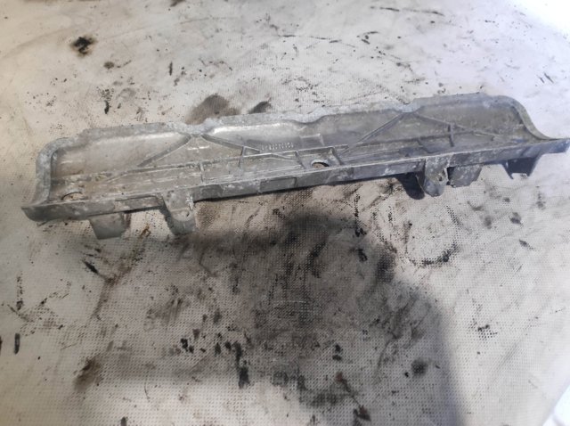 Крышка двигателя 8200303546 RENAULT