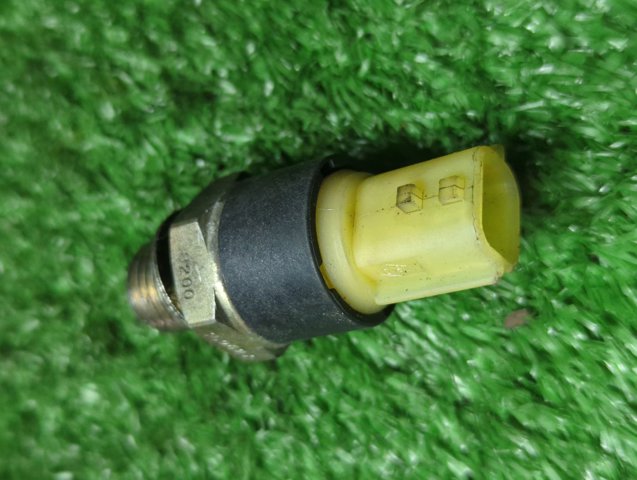 RENAULT 8200359627 Датчик давления масла в наличии Ровно
