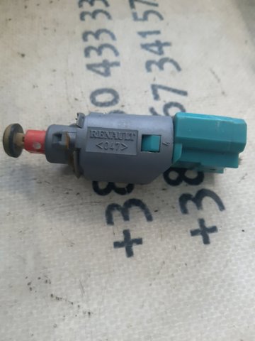 Датчик тормоза 8200371582 RENAULT