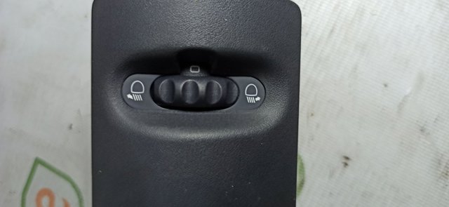 Кнопка корректора фар 8200379685 RENAULT