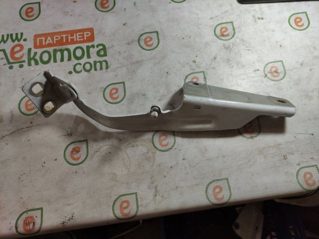 8200386304 RENAULT Петля капота правая купить в Ровно