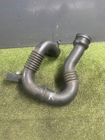 Патрубок интеркуллера 8200470985 RENAULT