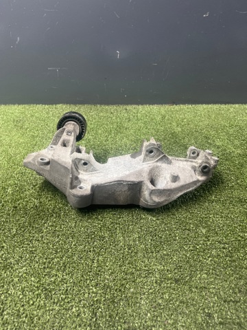 Крепление генератора 8200527320 NISSAN