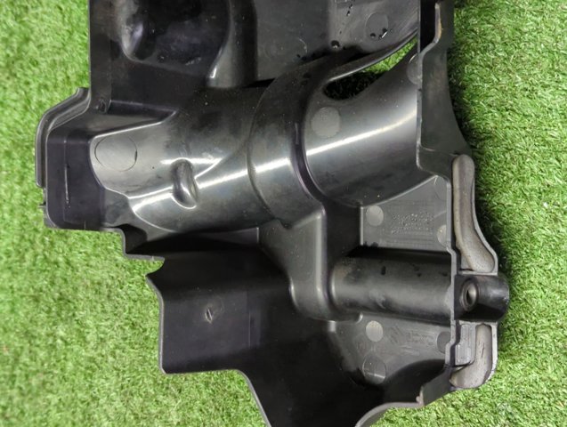 Крышка мотора декоративная 8200549100 RENAULT