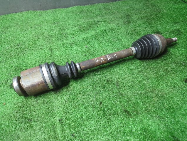 8200613827 RENAULT Полуось (привод) передняя правая купить в Ирпень