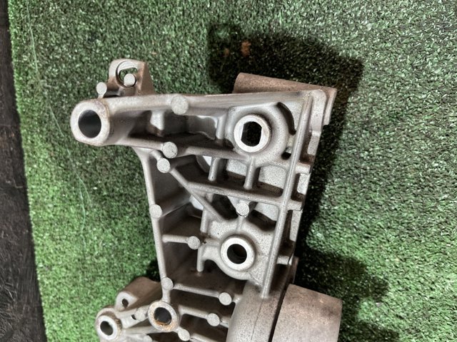 8200669494 RENAULT Кронштейн генератора купить в Харьков