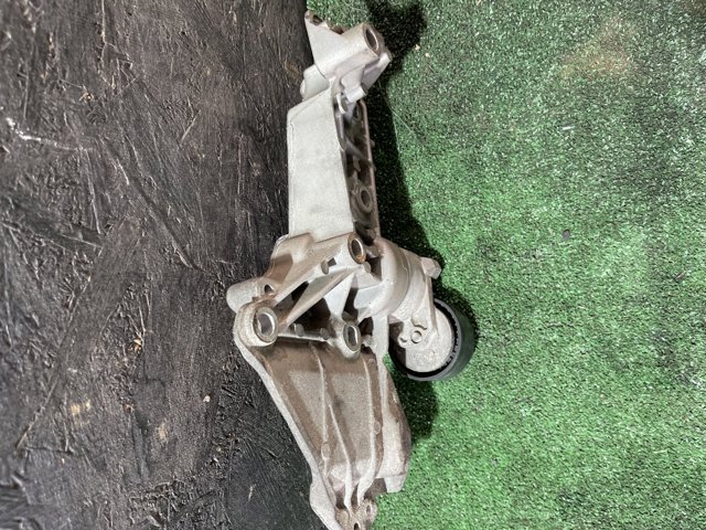 8200669494 RENAULT Кронштейн генератора купить в Тернополь