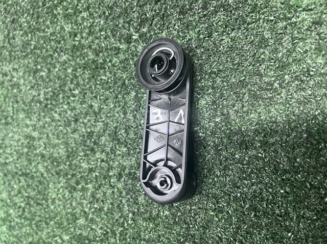 Весла передние 8200673745 RENAULT