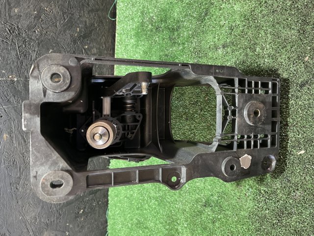 RENAULT 8200779125 Кулиса переключения передач в наличии Одесса