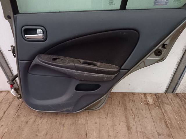 Дверь пассажирская задняя правая 821005M431 NISSAN