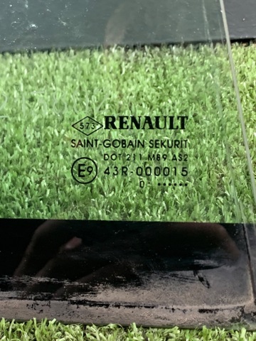 822200012R RENAULT Стекло-форточка двери задней правой купить в Чернигов