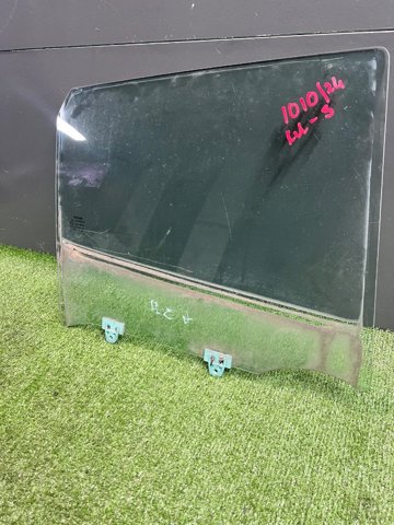 Окно задней двери 823001KK1A NISSAN