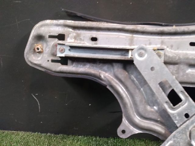 Механизм стеклоподъемника водительской двери 8240526000 HYUNDAI