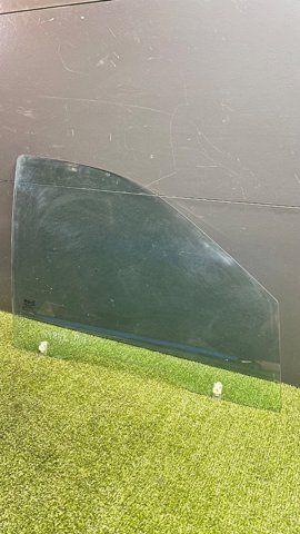 Стекло двери передней правой 8242126000 HYUNDAI