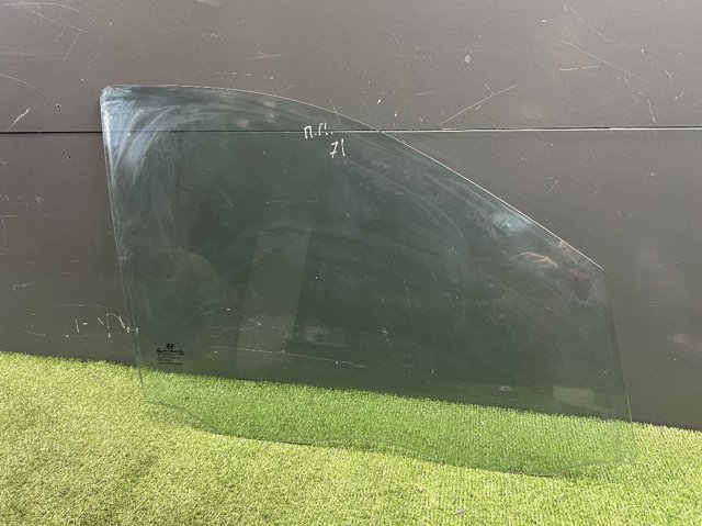 HYUNDAI 824212B000 Стекло двери передней правой в наличии Харьков