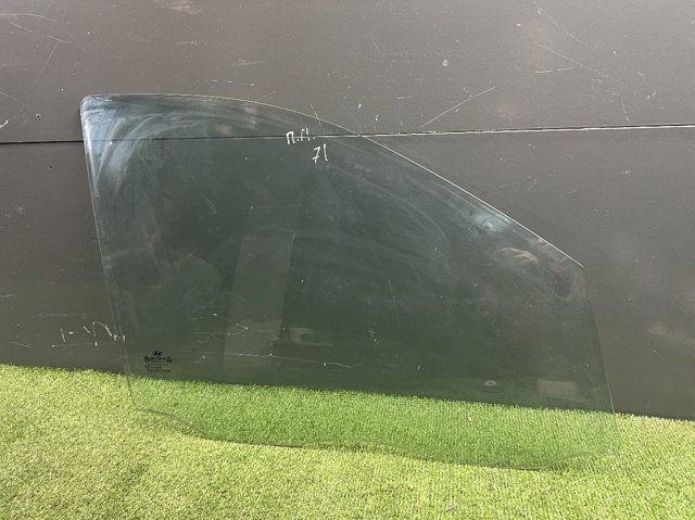 HYUNDAI 824212B000 Стекло двери передней правой в наличии Кривой Рог