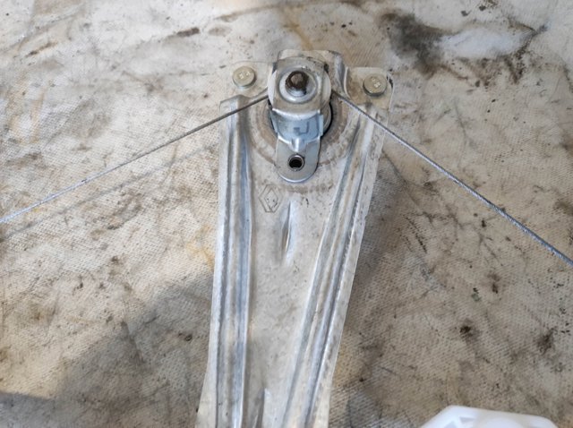 Механизм стеклоподъемника двери задней, правой 827202131R RENAULT
