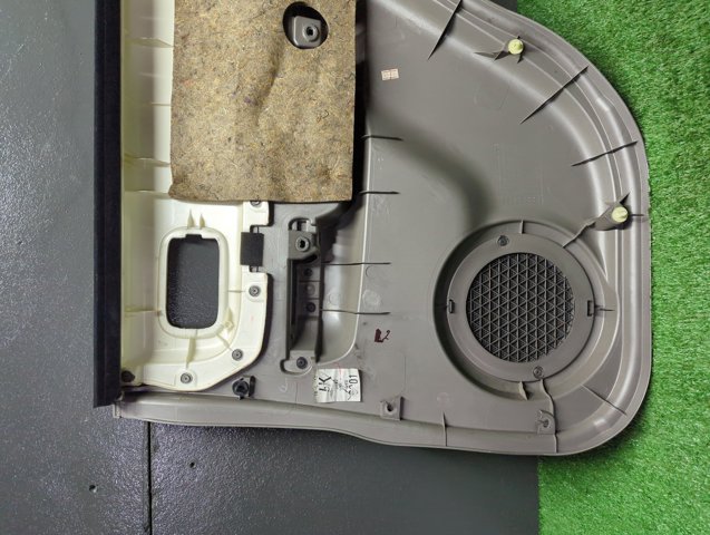 Обшивка салона 82901EQ300 NISSAN