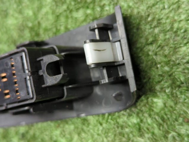 NISSAN 82961JG00A в наличии Украина