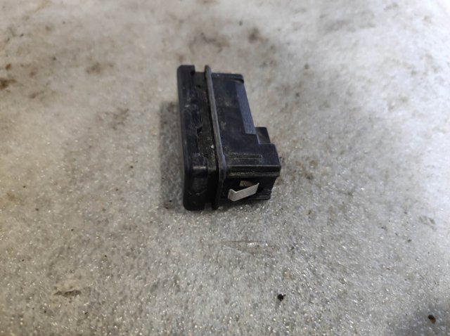 8350947 BMW Кнопка включения аварийного сигнала купить в Одесса