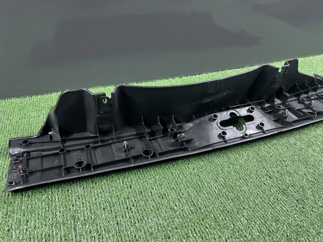 84992JG00A NISSAN Накладка бампера заднего верхняя защитная (ступень-подножка) купить в Тернополь