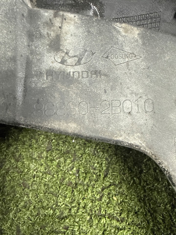 868602B010 HYUNDAI Брызговик передний правый купить в Черновцы